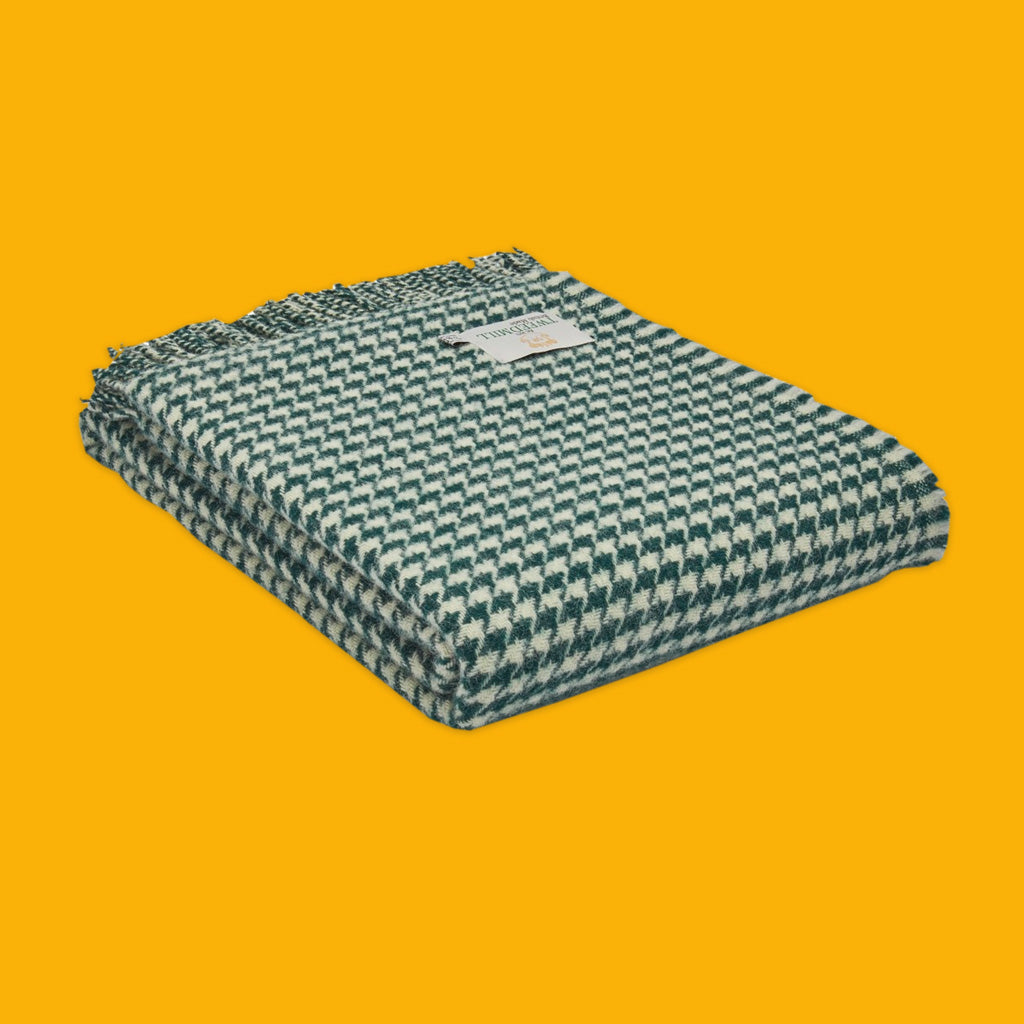 Houndstooth Pure New Wool Throw in Emerald