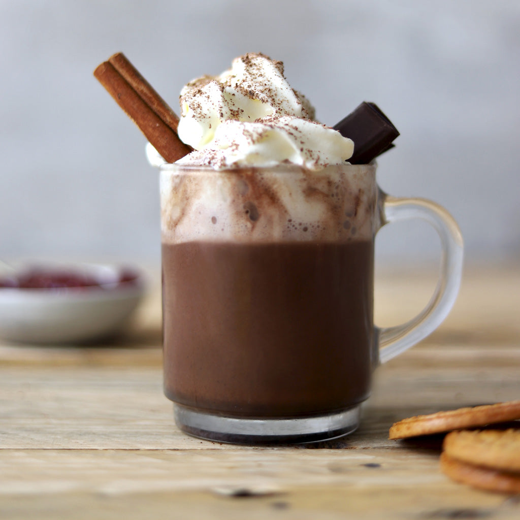 Duralex Versailles Mug 26cl with hot chocolate