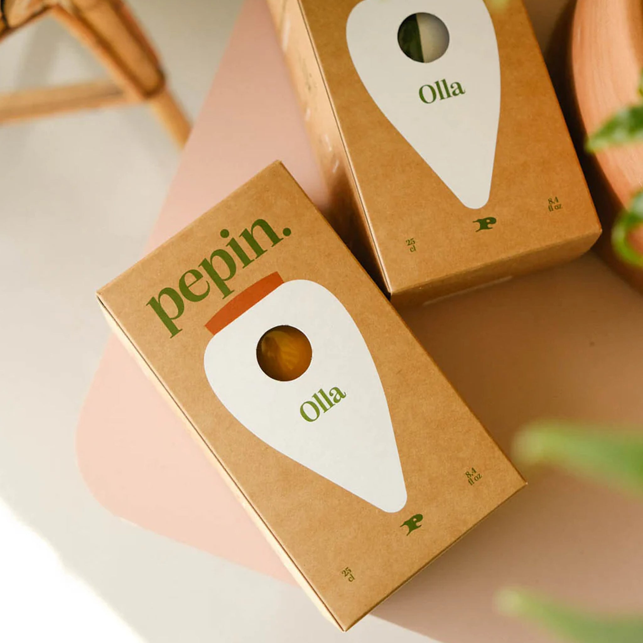 Pepin Water Diffuser in boxes
