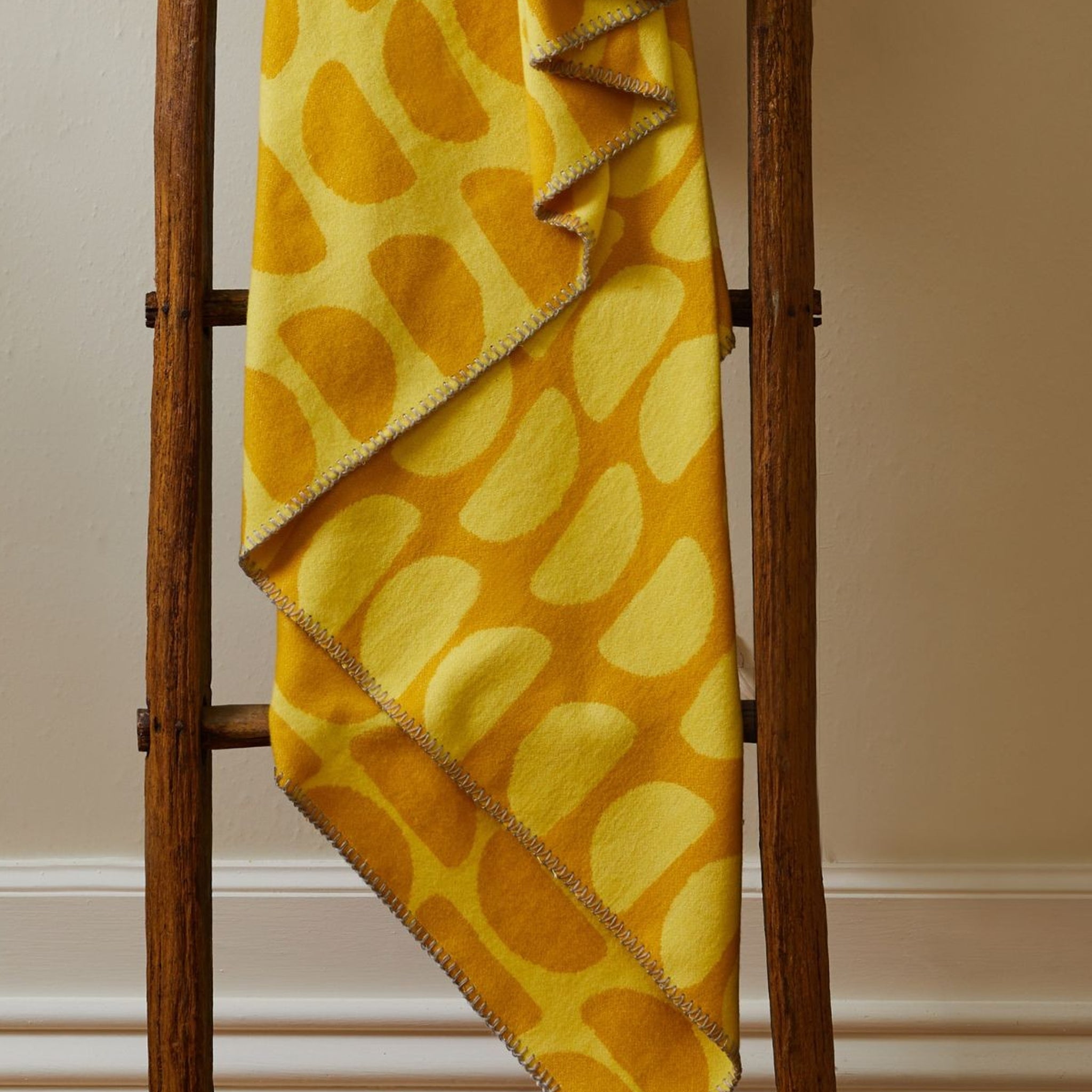 Halfmoon Blanket Stitch Throw