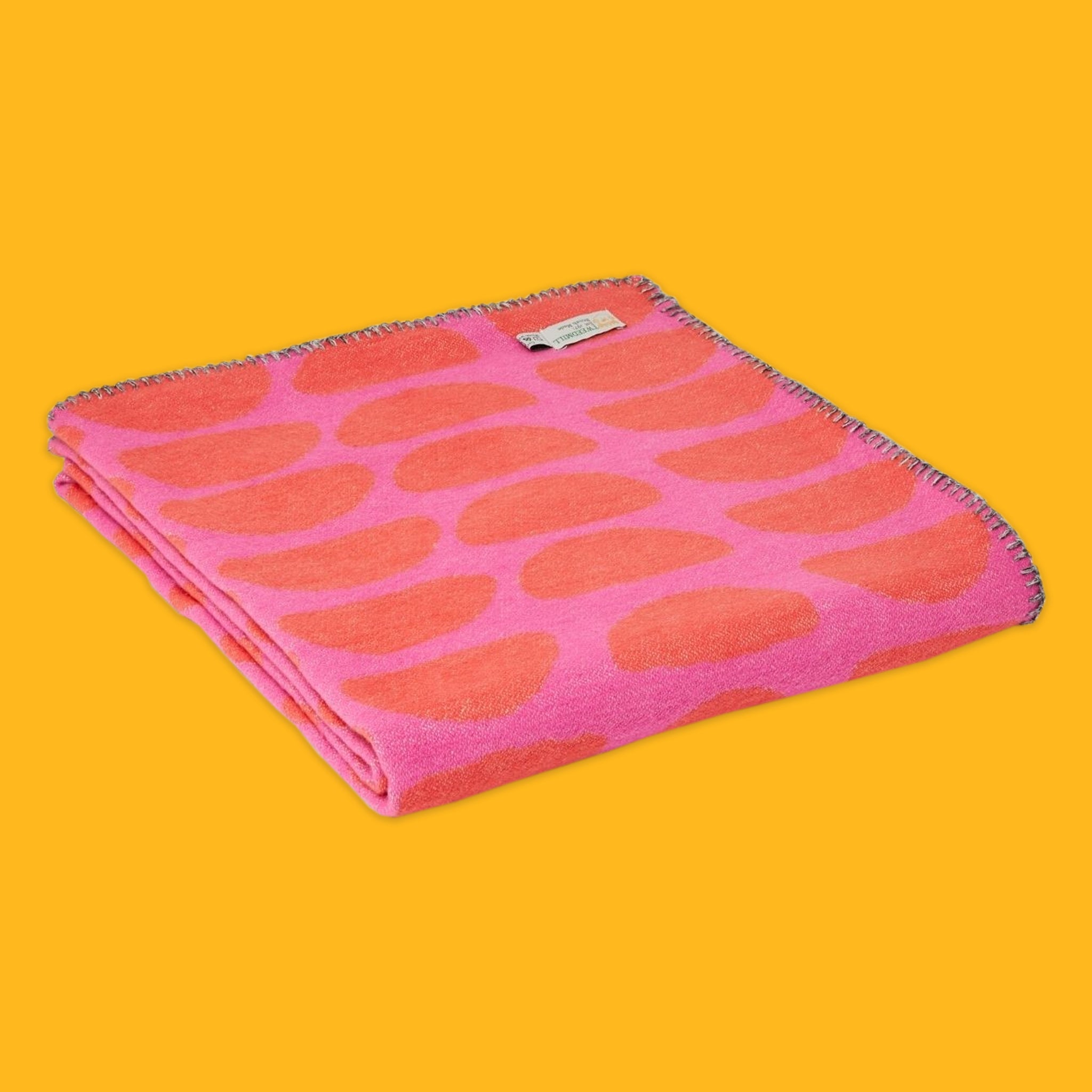 Halfmoon Blanket Stitch Throw