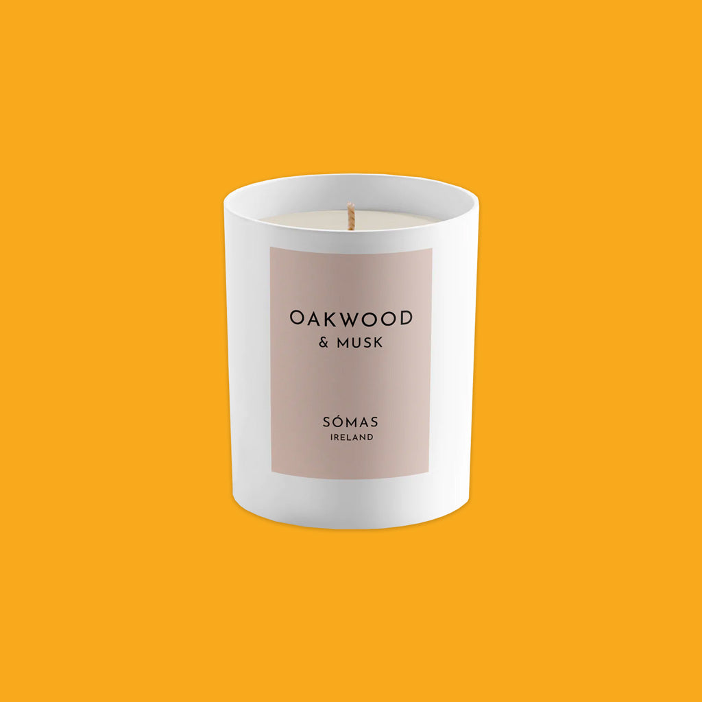 SÓMAS Large Candle Oakwood & Musk