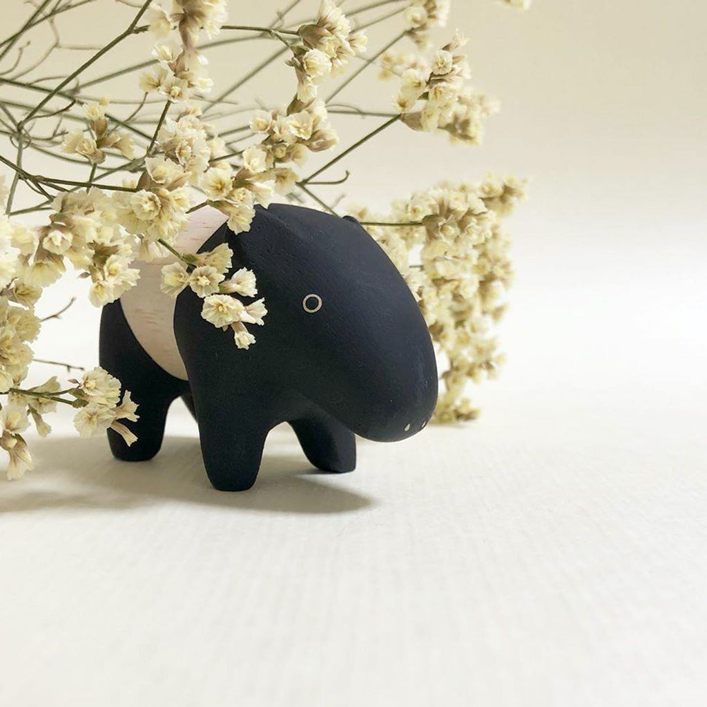 T-Lab Pole Pole Tapir display