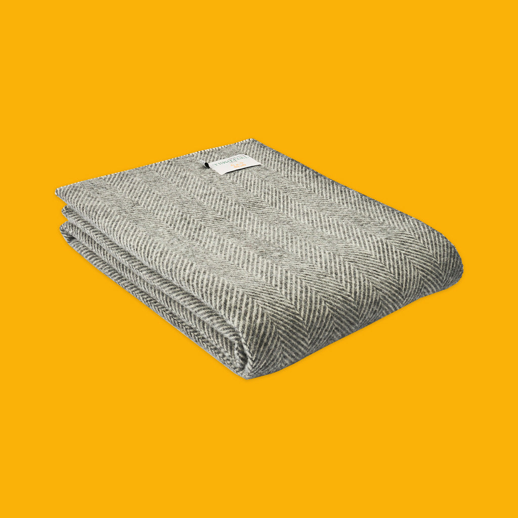 Fishbone Blanket Stitch in Slate