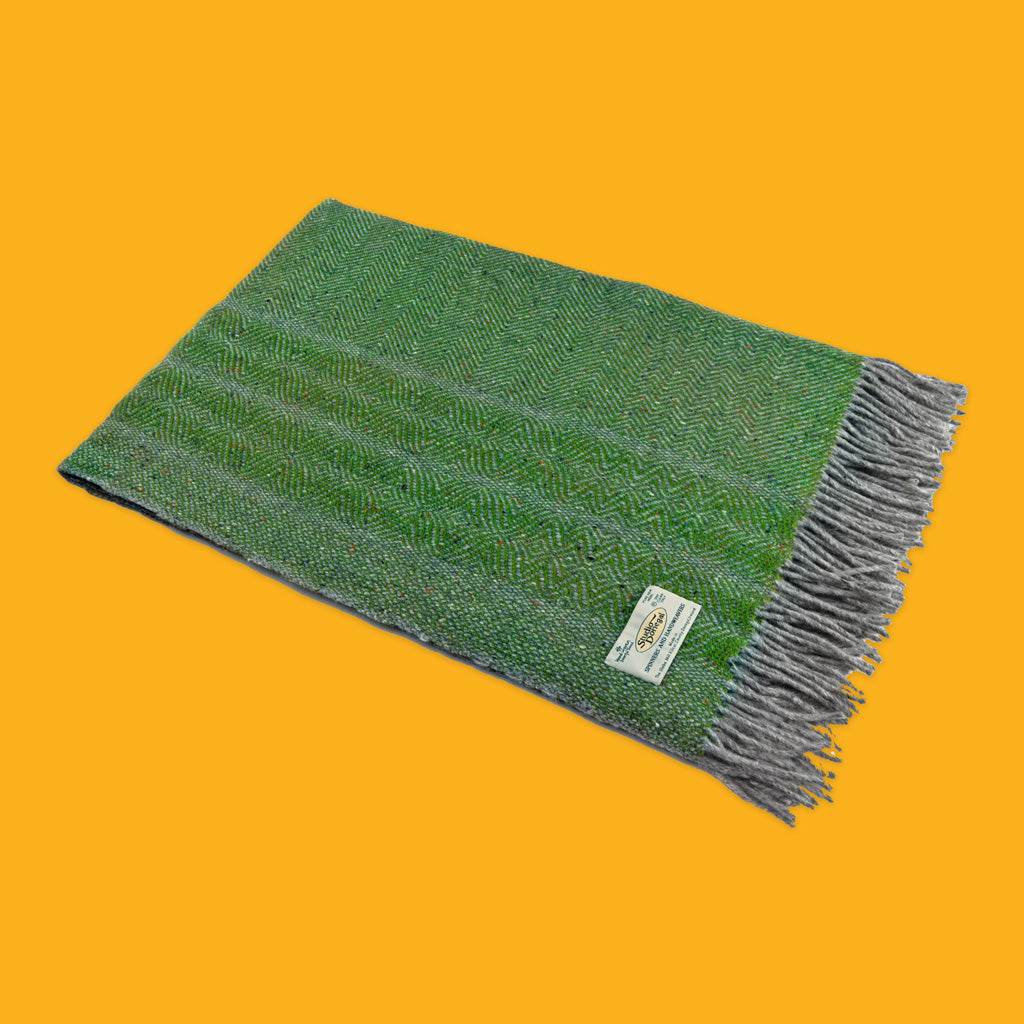 Studio Donegal Undulating Twill Throw in Watercress