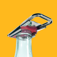 Westmark Monopol Hermetus Bottle Opener Sealer sealing a bottle